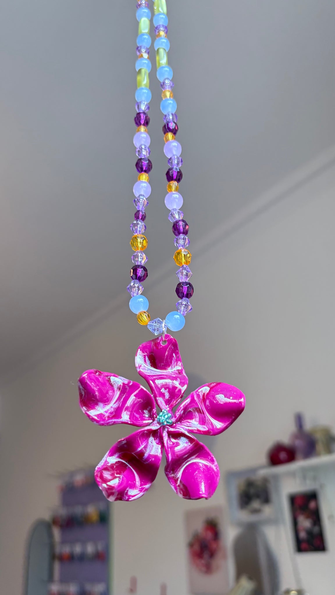 COLLAR DE ACRÍLICO